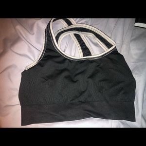black sports bra